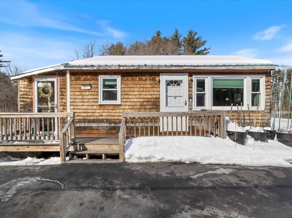 17 Benton Road, Hooksett, NH 03106