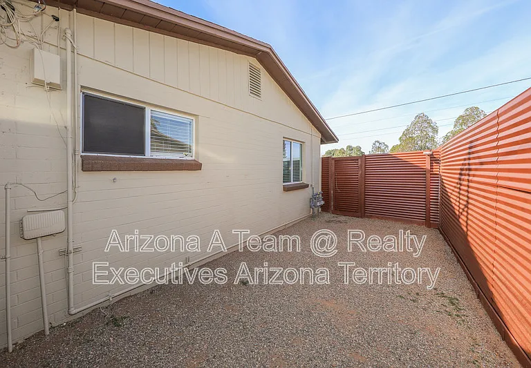 1654 N Rosemont Blvd #1 — Photo 16