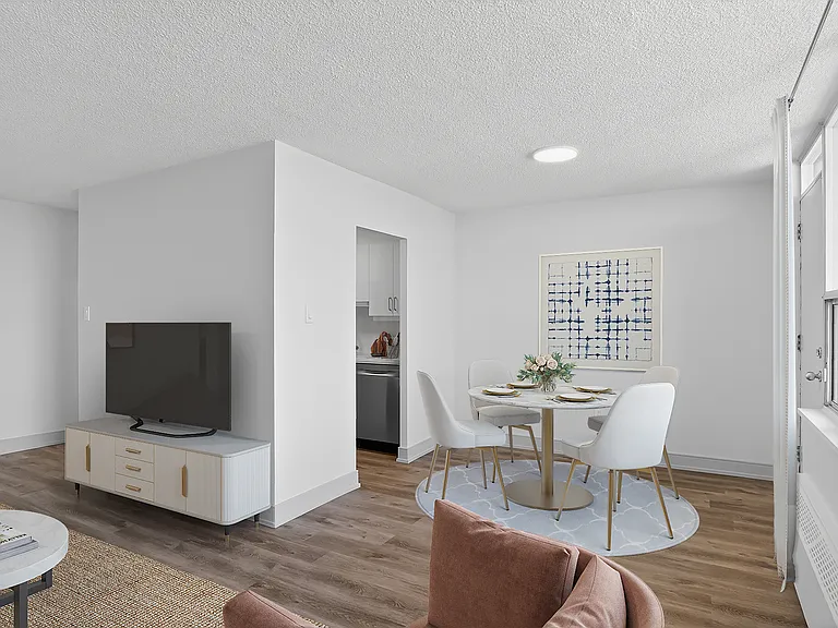 77 Davisville Ave — Photo 8