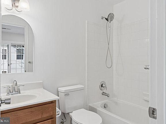 5th image of 2918 Truffle Oak Pl