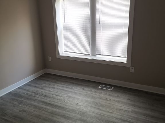 3rd image of 1665 Buena Vista Ave APT 3
