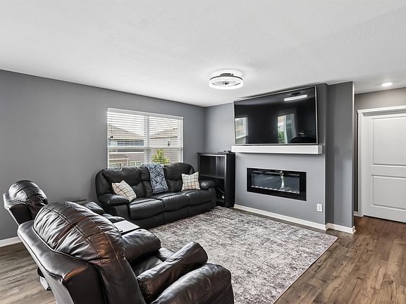 2nd image of 2202 Barry Dr