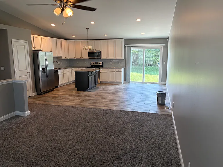 442 Honeysuckle Creek Dr — Photo 7