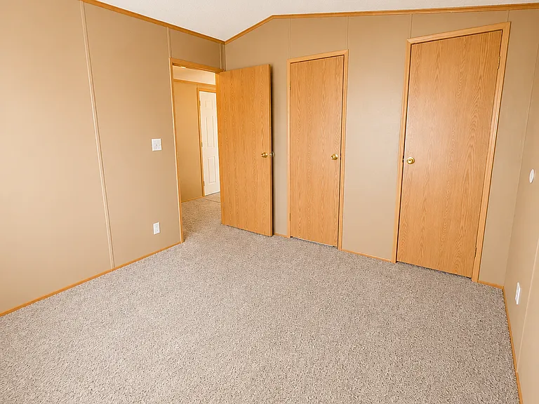 925 N Wesley St — Photo 19