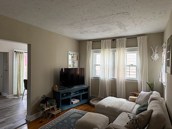 5th image of 149 College St #4