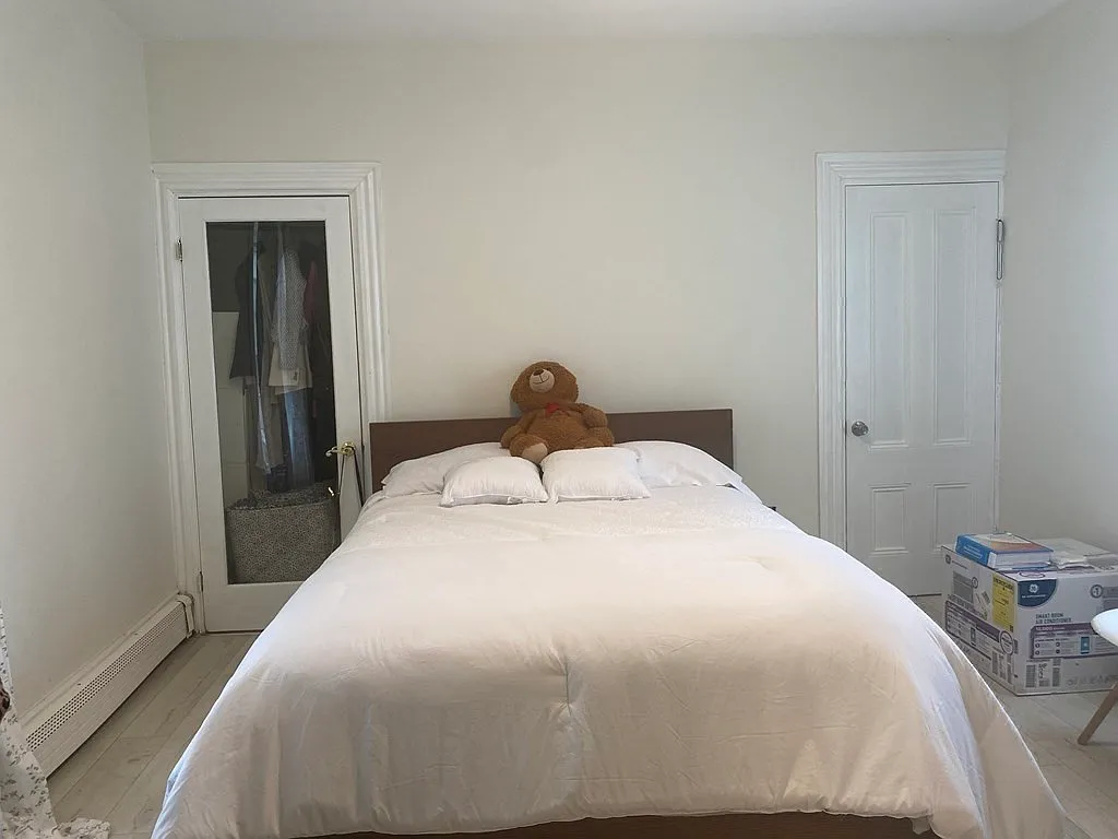 4 bed, 2.0 bath, 1100 sqft, $3,500 — Photo 4