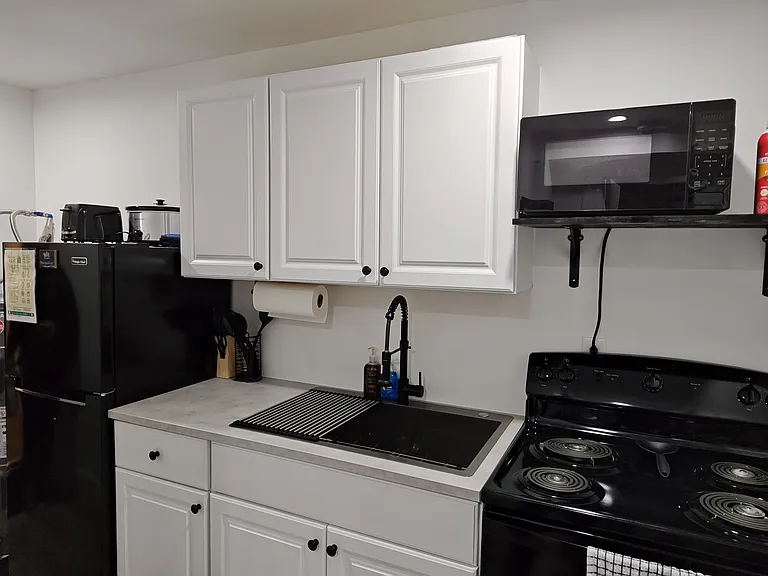 200 W Walnut St #4 — Photo 17