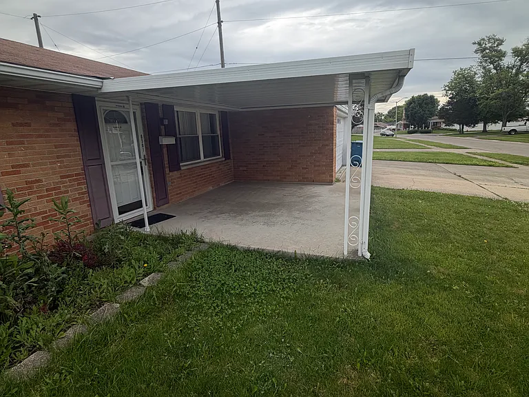 6501 Stonehurst Dr — Photo 3