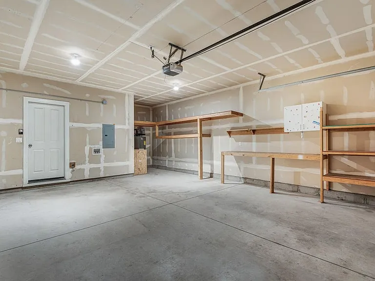 63135 NE Beaufort Ct — Photo 11