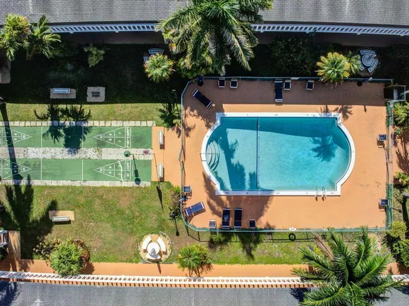 160 NE 8th Avenue #26a, Hallandale Beach, FL 33009