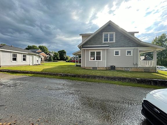 3rd image of 10 W 4th Ave