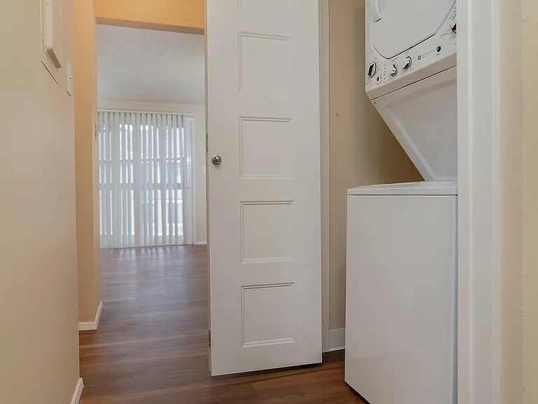 1 Bedroom 680 Sq Ft 1 Bedroom 680 Sq Ft