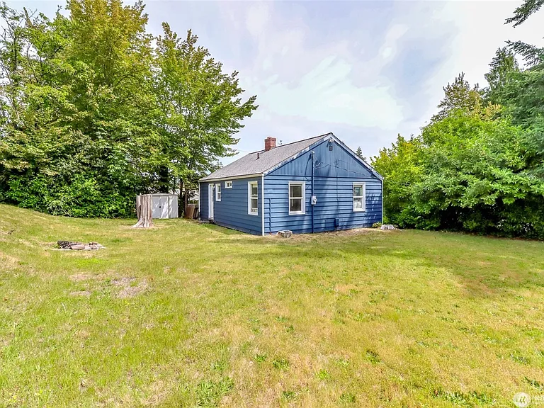 341 Bertha Ave — Photo 13