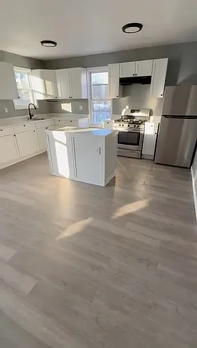 131 Daboll St #3 Photo 1