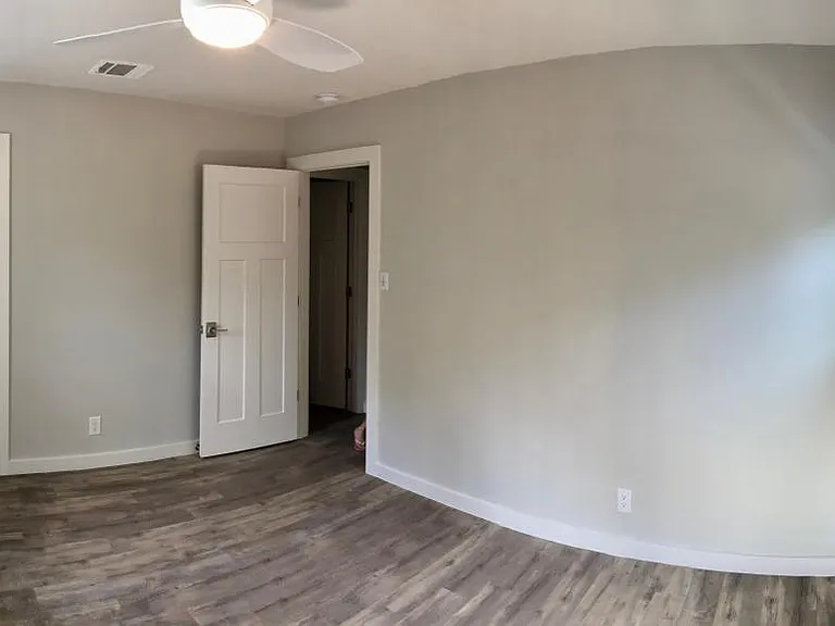 Large master bedroom w/ Minka Air Concept II fan