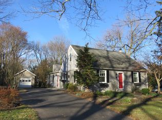 19 W Orchard Ln, Audubon, PA 19403