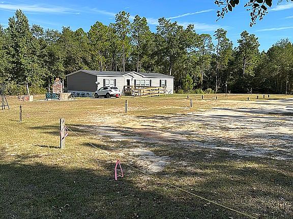 Front yard view 
