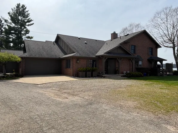 68952 Benham Beach Rd, Sturgis, MI 49091