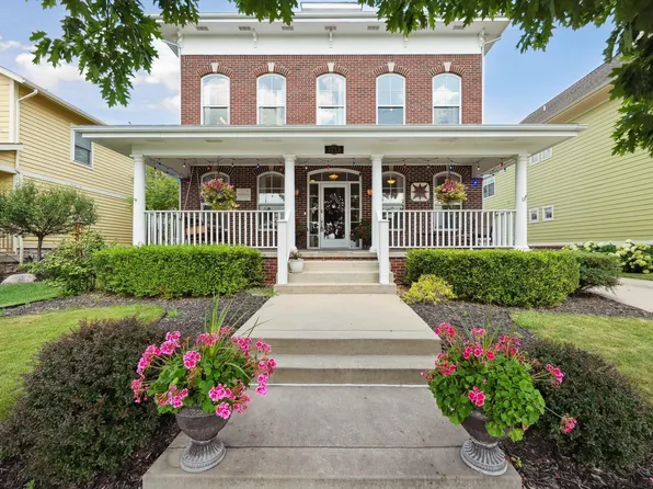 1713 Town Commons Dr, Howell, MI 48855