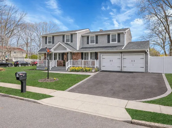 1 Hooper Court, Port Jefferson Station, NY 11776