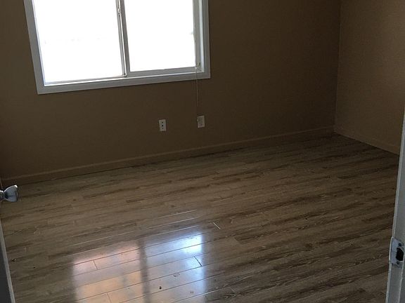 2nd image of 755 Clearwater Dr