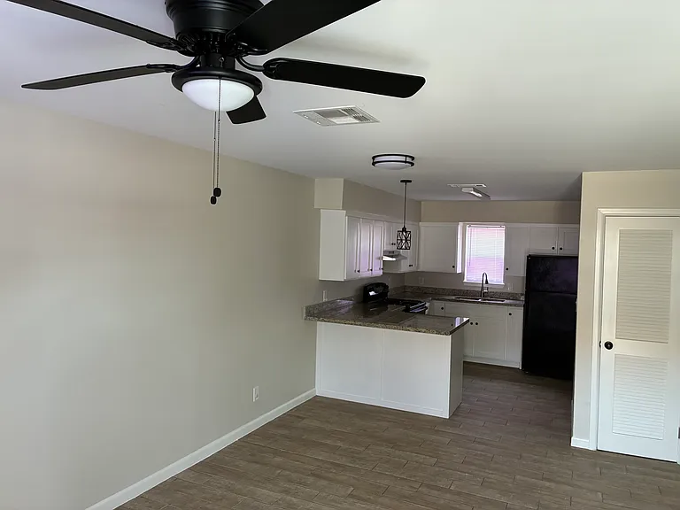 3001 E Price St #9 — Photo 12