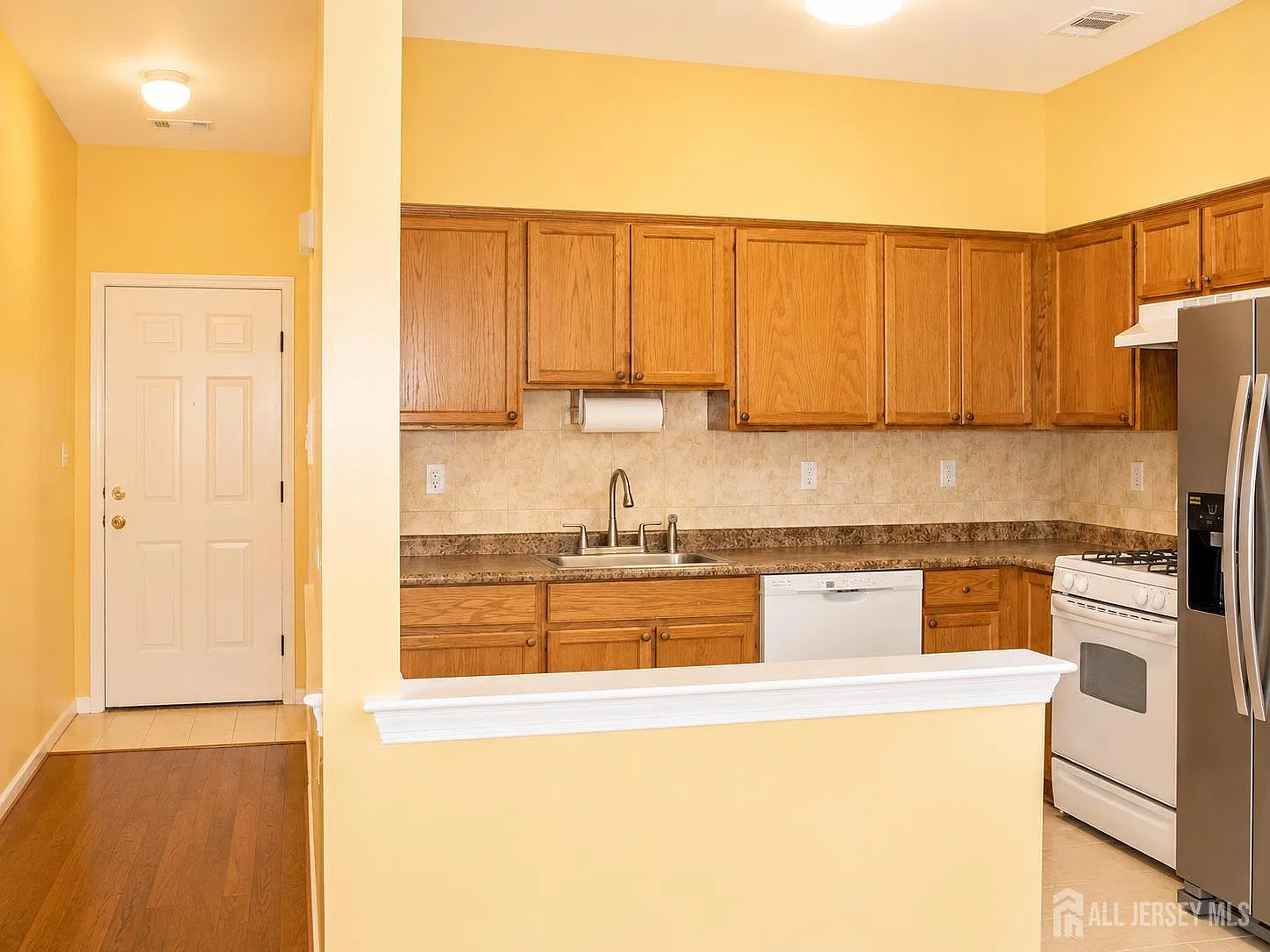 2 bed, 2.0 bath, $2,450 — Photo 4