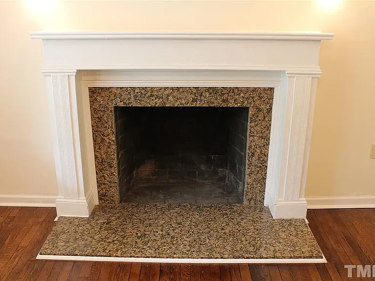 711 N Hyde Park Ave — Photo 5