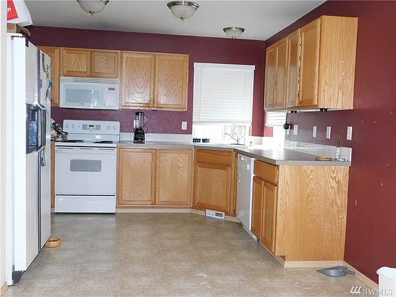 4th image of 19916 207th Street Ct E