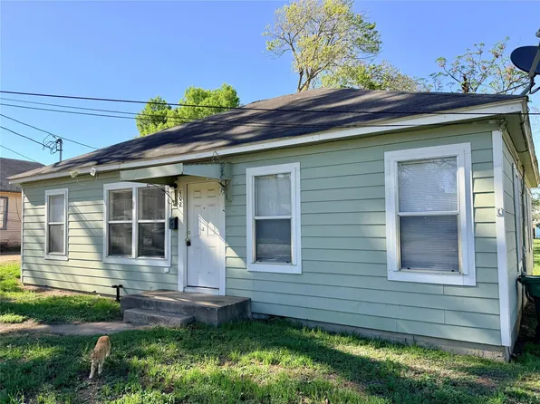 502 W 3rd St, Brenham, TX 77833