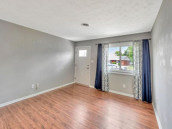 4th image of 10899 Lemarie Dr