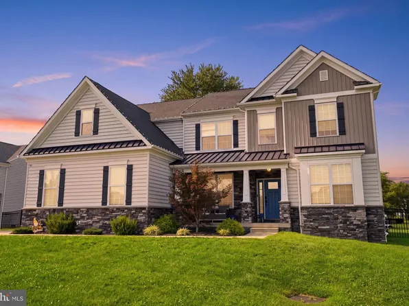 15 Quinn Cir, Holland, PA 18966