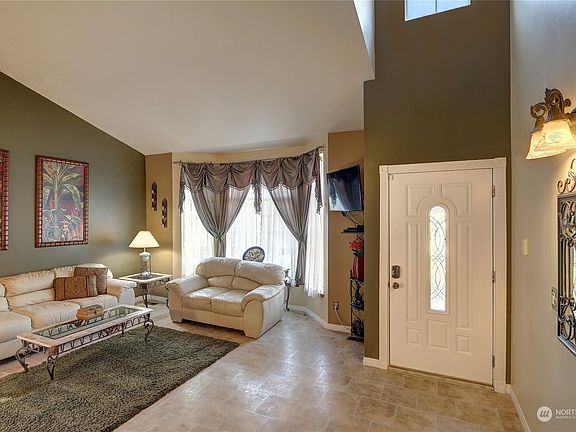 3rd image of 2328 107th Drive NE