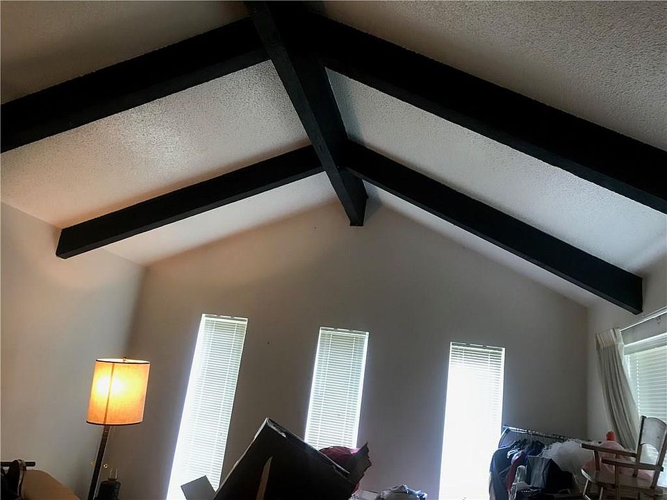 2nd image of 301 W Pleasantview Dr