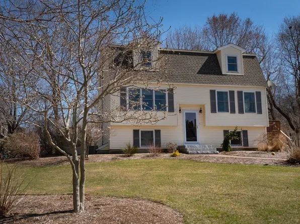 2 Stacey Ln, Amesbury, MA 01913