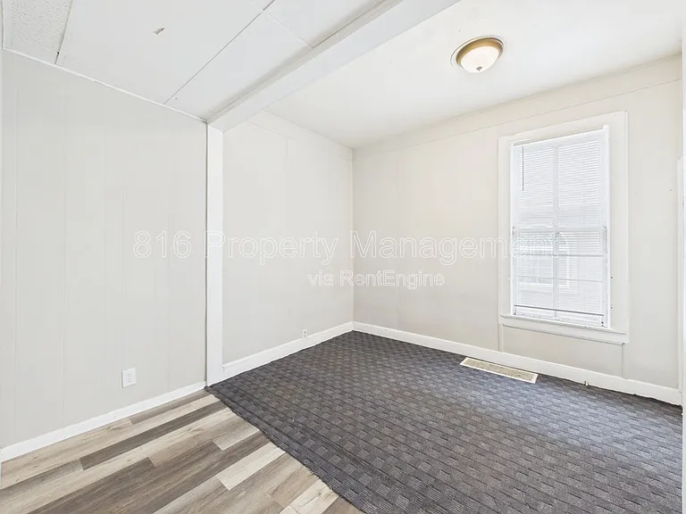 1222 S 40th St — Photo 19