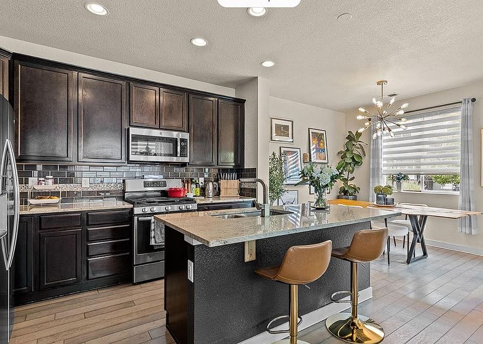 2nd image of 2065 W 67th Pl