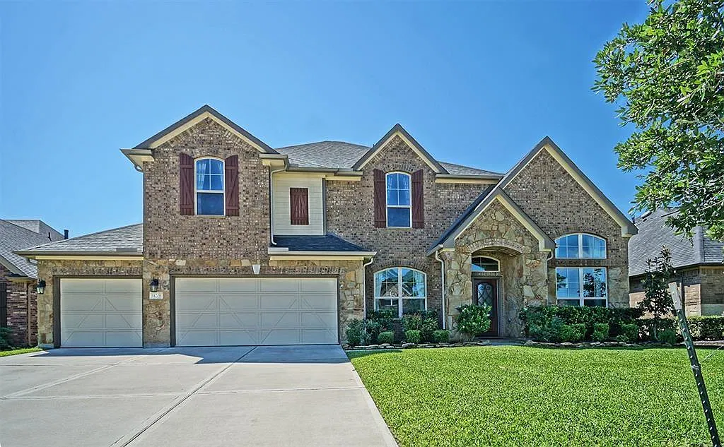 4 bed, 3.5 bath, 3563 sqft, $3,250 — Photo 1