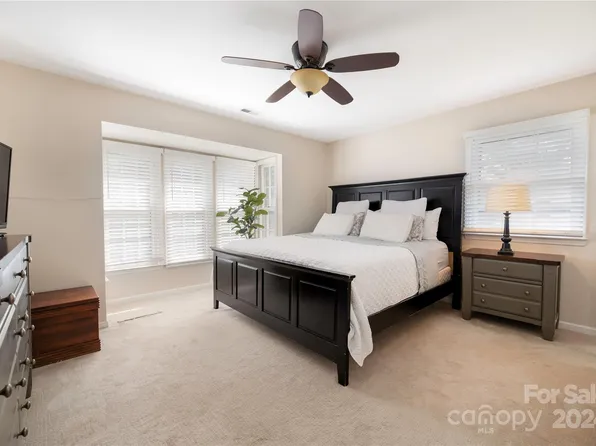 768 Marsh Rd APT 5, Charlotte, NC 28209