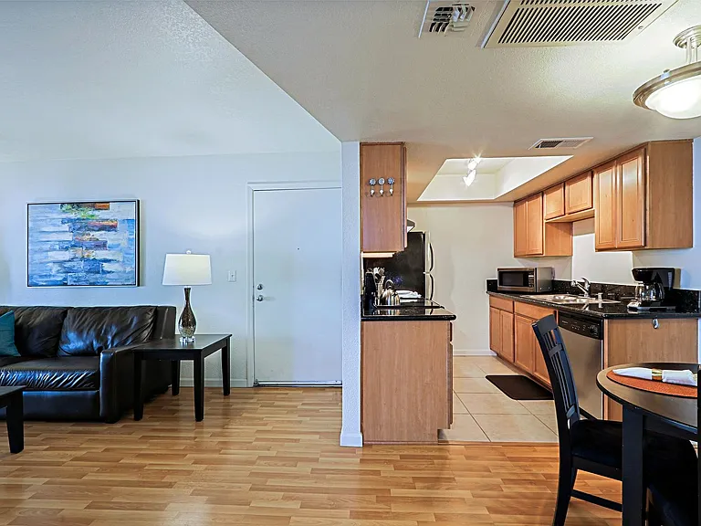 740 W Elm St #116 — Photo 24