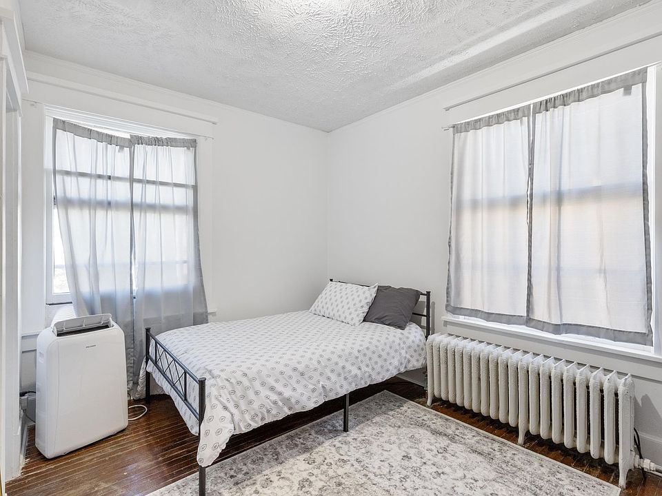 2nd image of 115 N 41st St