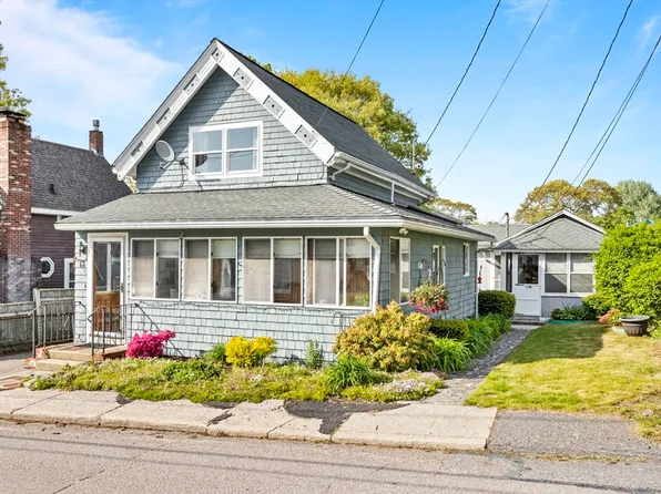 13 6th St, Wareham, MA 02571