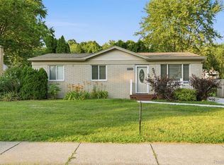50516 Jim Dr, Chesterfield, MI 48047