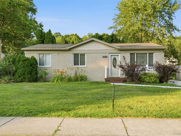 50516 Jim Dr, Chesterfield, MI 48047