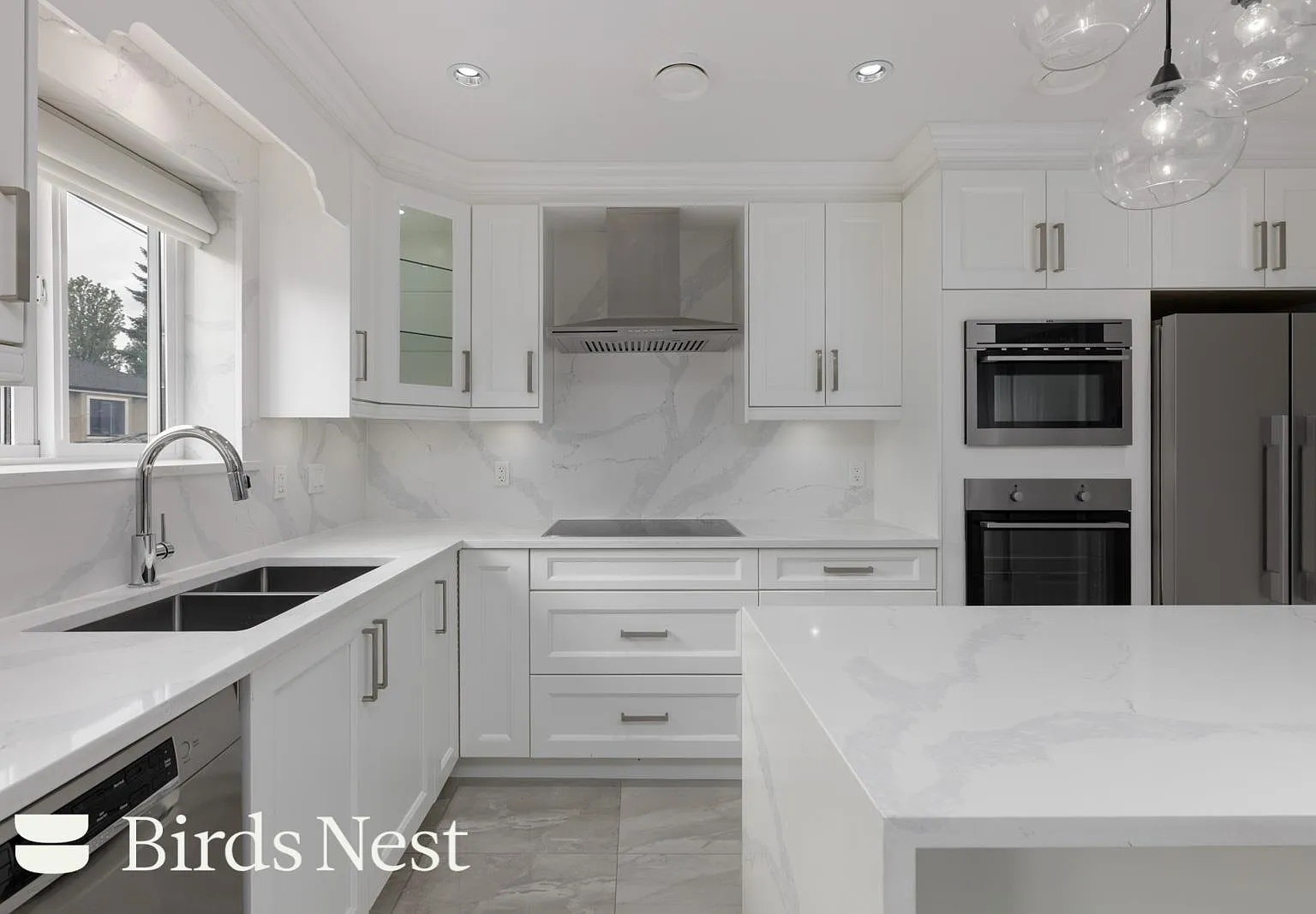 3 bed, 900 sqft, $2,950 — Photo 1