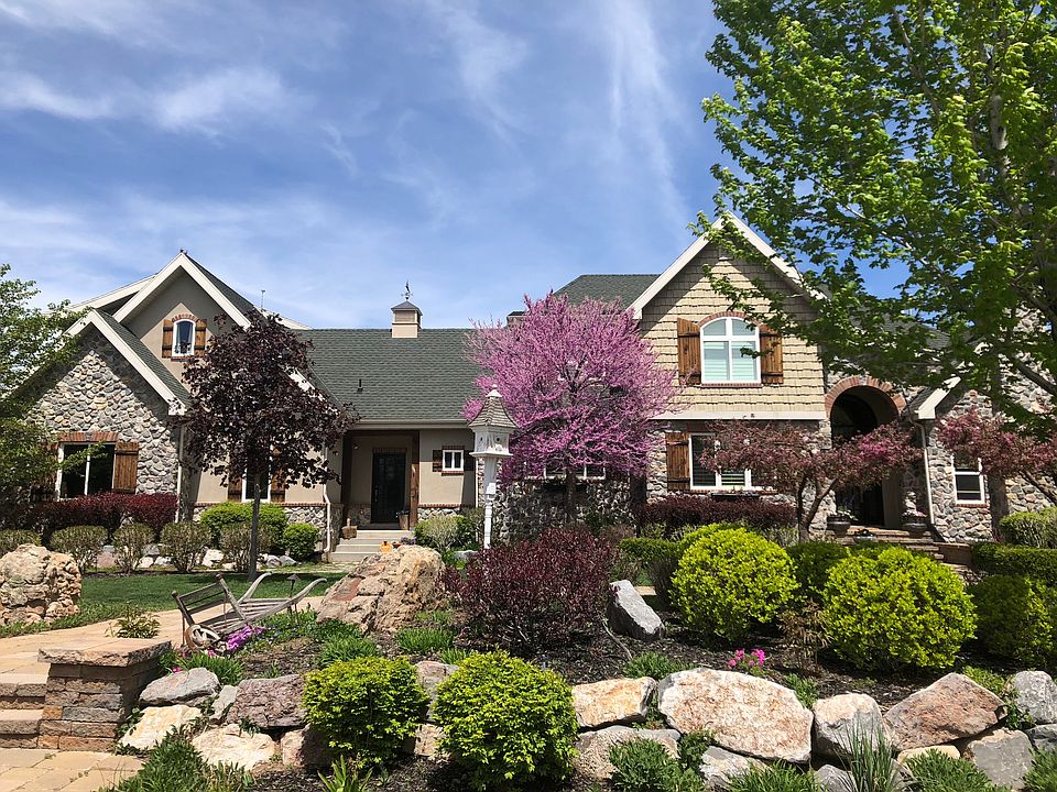 1st image of 1145 E East Mountain Dr
