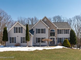 13 Colony Dr, Hazleton, PA 18202