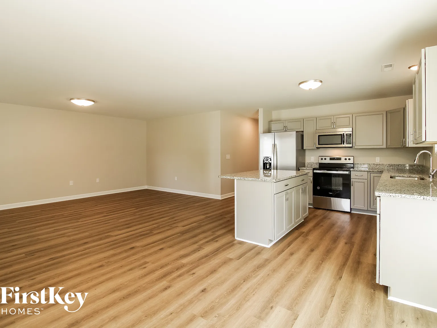 4 bed, 2.0 bath, 1560 sqft, $2,080 — Photo 4