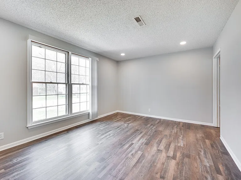 537B Raleigh Dr — Photo 10