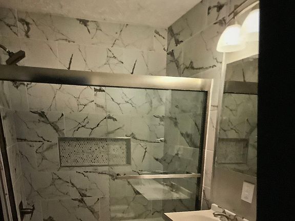 4th image of 3426 Caroline Ave